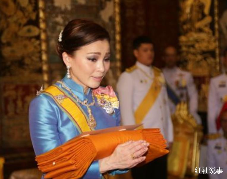 佟丽娅|20岁提拉蓬素颜出镜，五官清秀又美又飒，担任泰王嫔妃兼保镖