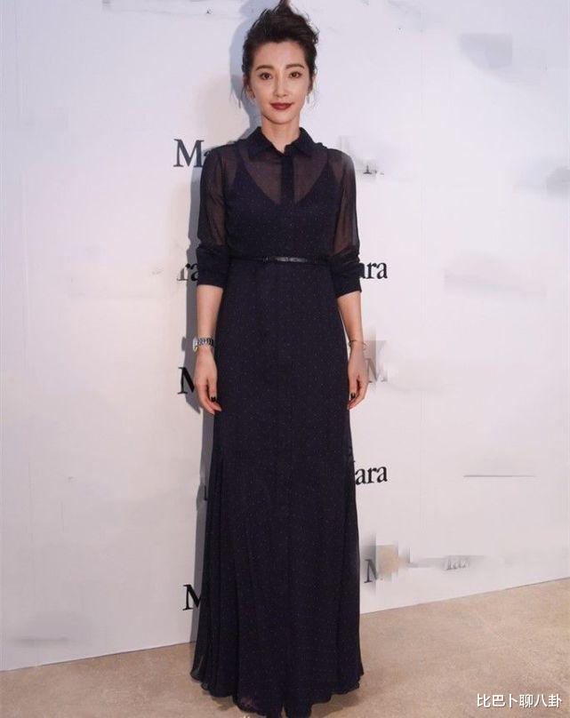 李冰冰|李冰冰外出被拍，穿健美裤腿型弯曲，无修饰的脸蜡黄但紧致不松！