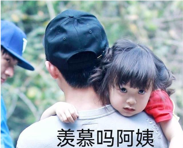 易烊千玺|哈琳与易烊千玺重聚，谈千玺时隔五年变化：他变大人了我还是小孩