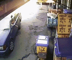 |“为什么洒水车要一路放可爱的音乐？”评论真秀...哈哈哈哈哈～