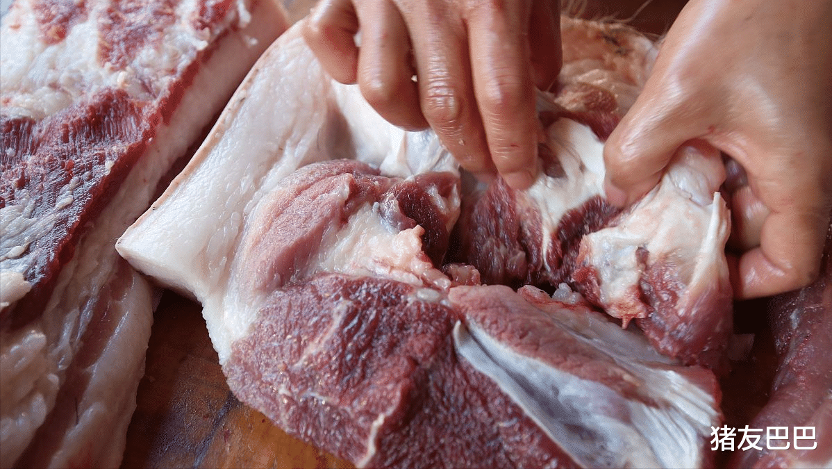 生猪价格 26日猪价危险,行情由盛转衰,猪价要断崖再跌?3个坏消息!