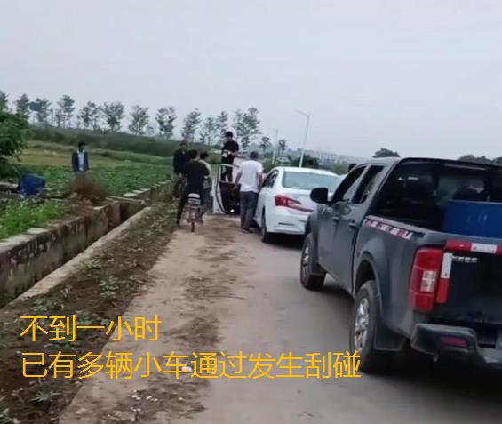 轩辕高 广州一“霸王村”引热议,村民用石头堵路:敢动石头赔一万!