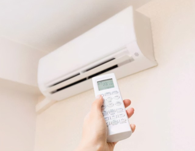 京妈说|进入三伏天，宝宝热得睡不好，家长三种错误做法是“火上浇油”