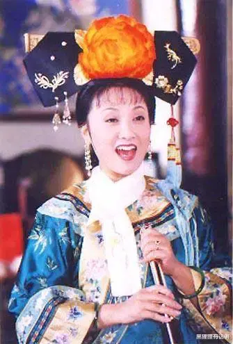 华妃|甄嬛传：宜妃到底做了啥？齐妃把华妃比作她，为何华妃气跑了？