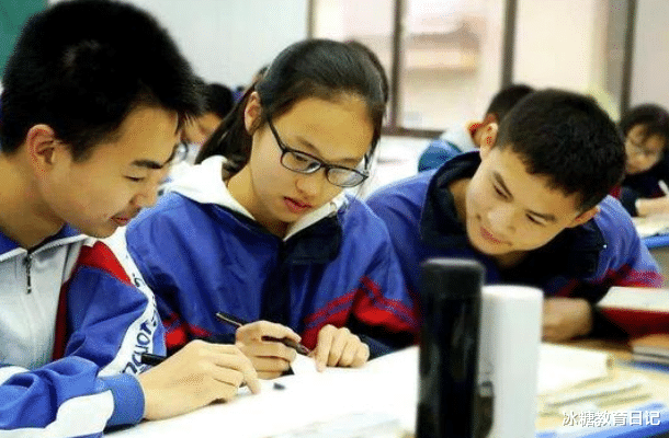 普通话|为啥将英语踢出高考呼声渐高？有关部门给出回应，学生：早该如此