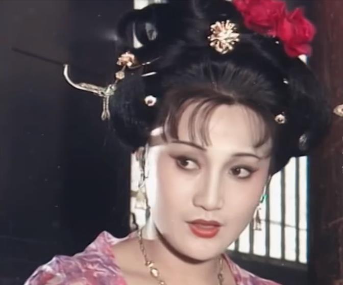 发型|观众苦披头散发久矣,现在的造型师不会梳头吗?发髻真的吊打散发