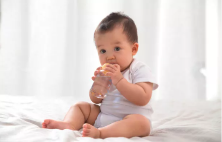 十月结晶母婴|宝宝经常便秘？宝爸宝妈做好这6点，想便秘都难！