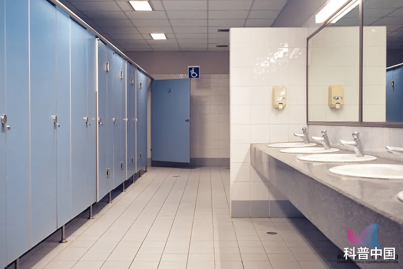 疾病|坐便好还是蹲便好？冲马桶要不要盖盖子？很多人一直都错了