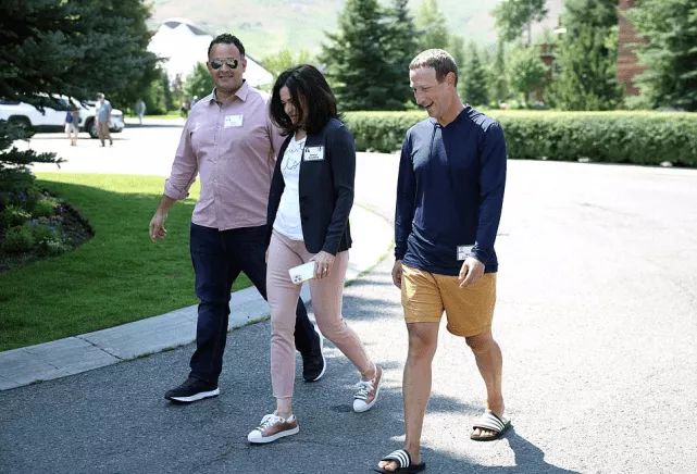 时尚圈的奇葩大喵 抠门富豪人设崩塌!扎克伯格玩“变脸”,脸部越来越僵像机器人?