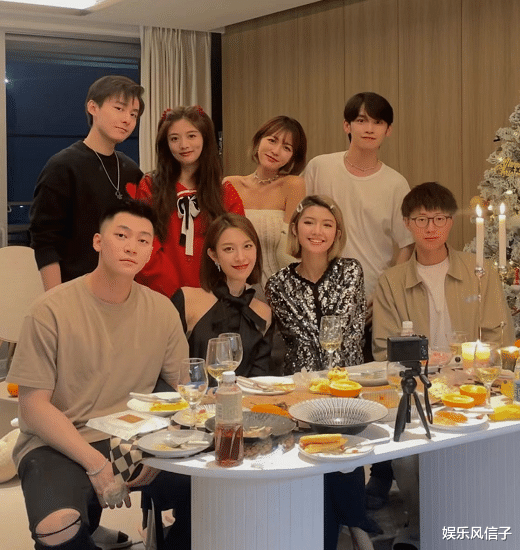 龚俊|方彬涵为《心动4》集体画画，9人唯独少1人，好强的求生欲