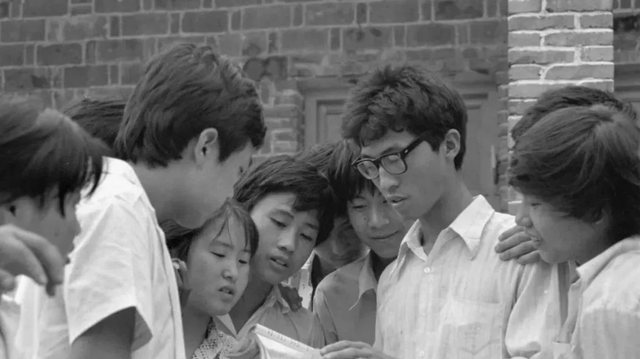雪落无尘谈|80年代的高考，放在如今是什么档次？过来人称：专科生都是香饽饽