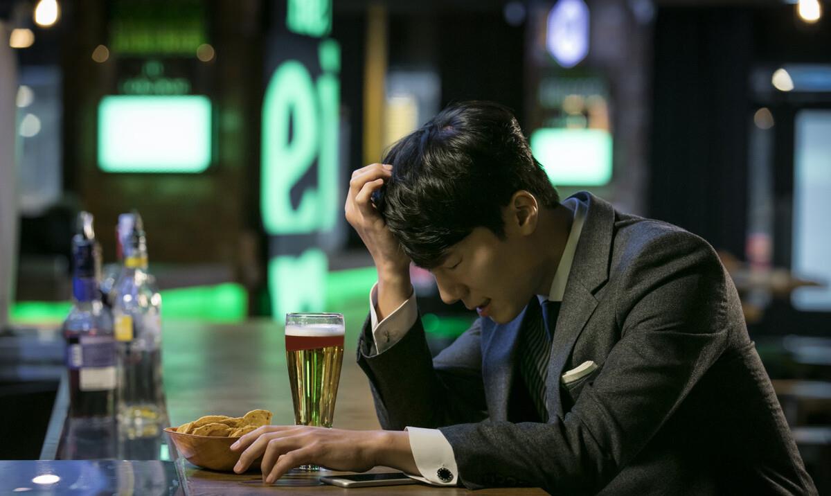 徐丰溪|女友与黑人同居过，男友知道后提出分手，黑人：我们就如此不堪？