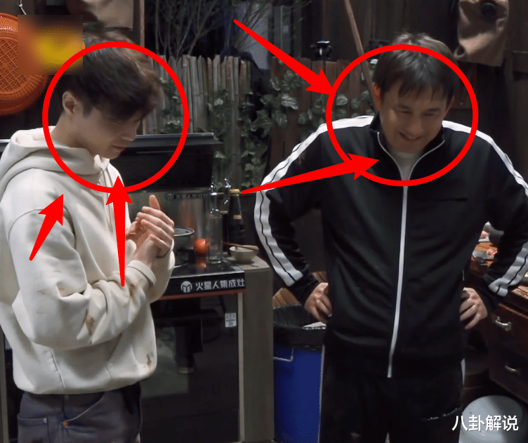 张艺兴|张艺兴把师父的菜毁了，看到黄磊的态度，有没有责怪一目了然