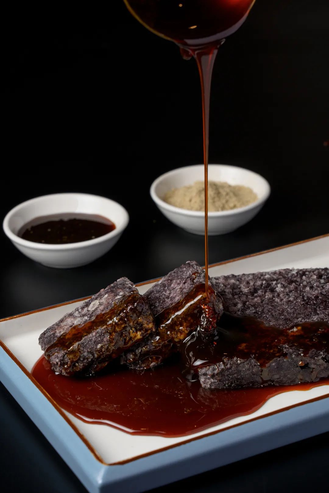 荐设 谢江明作品重庆天地餐厅：“雾食”，更务实