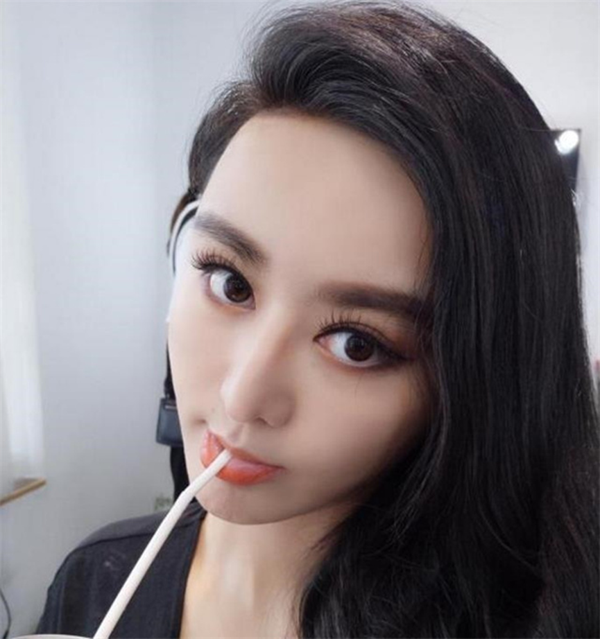 范冰冰|女子花10年时间整成范冰冰,花掉5套房,看了旧照真是大变活人!