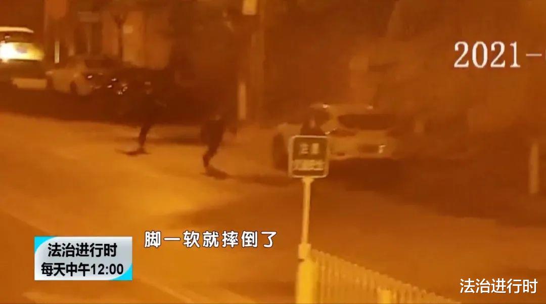 法治进行时 北京街头震撼一幕:老民警狂奔数百米追贼,曾当了22年战斗机飞行员