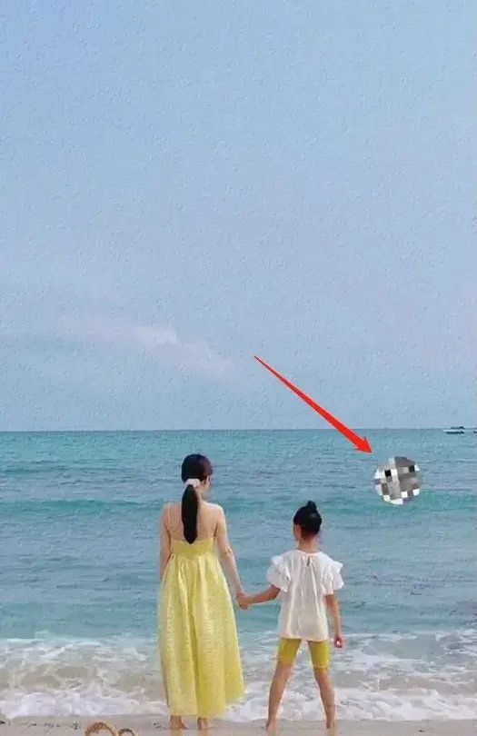 李小璐|李小璐穿丁字连体衣，床前热舞。和贾乃亮海边度假疑似复合？