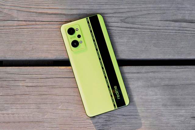 realme|首发天玑9000还有骁龙8 Gen 1版本，realme真我GT2核心配置曝光