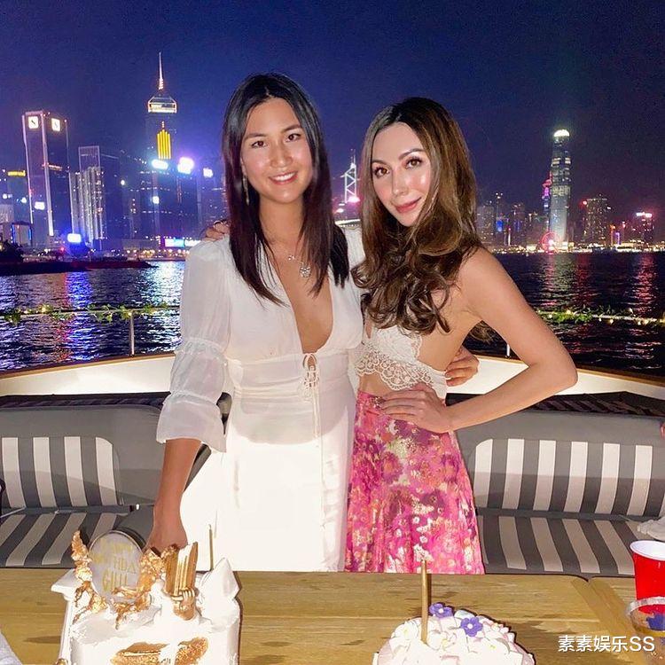 何超凤|何超凤小女儿豪华游艇庆生，长相神似赌王，两姐妹搂腰甜蜜合影