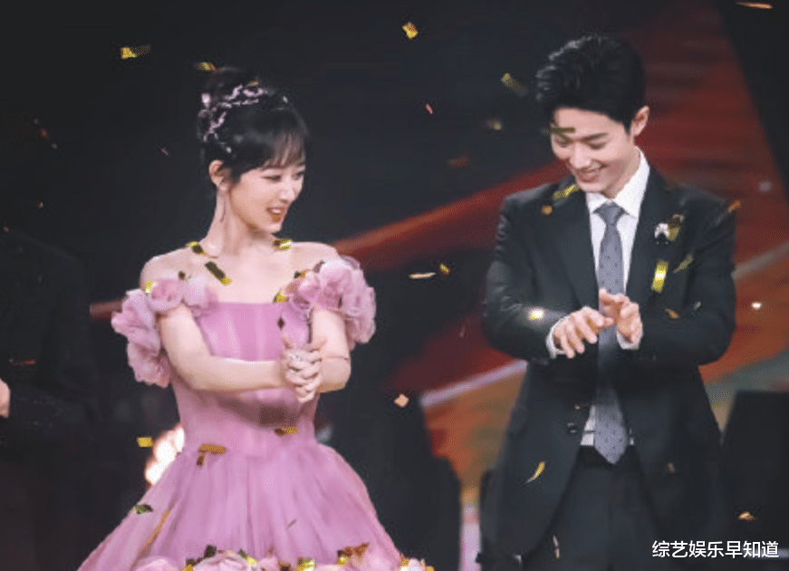 杨紫|肖战杨紫聚餐关系好，粉丝却互看不顺眼，相互内涵对方！