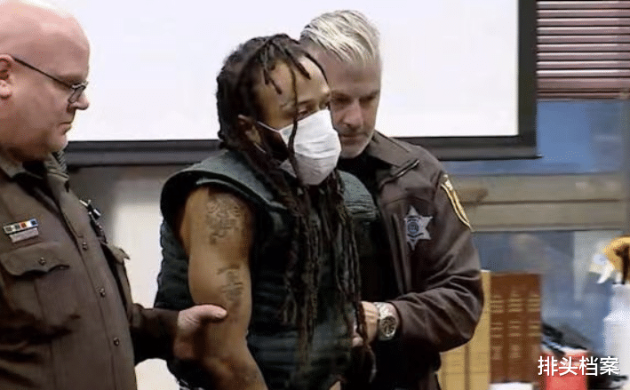 美国|美国黑人驾车冲撞人群，美媒报道只谈“汽车杀人”，遮掩主犯身份