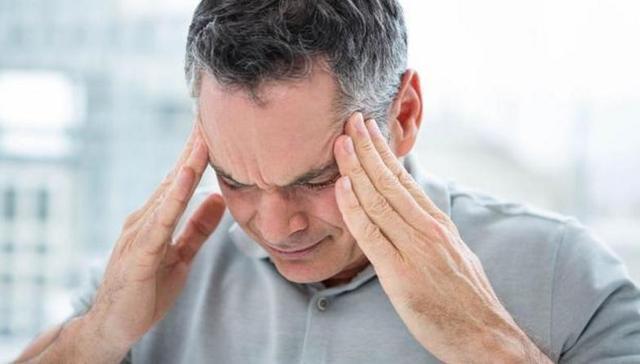 白发|白发长在哪，病从哪出？白发长在两鬓、额前和后脑勺，代表什么？