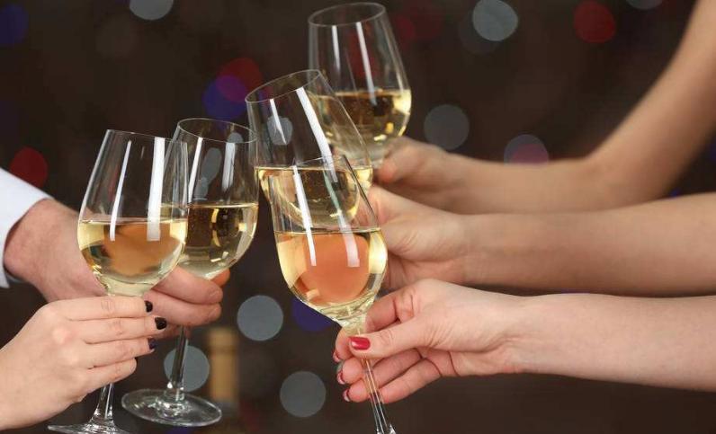 果莓妈咪说 一年销售额超20亿,火爆大江南北的“江小白”,为何突然消失了?