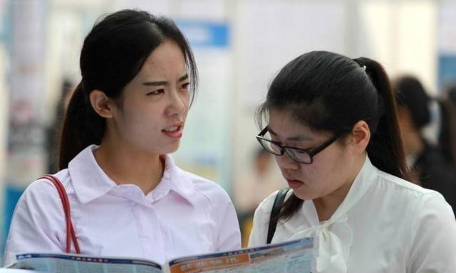 大学|三本和专科之间的“鸿沟”,就业差距十分明显,两者应当如何抉择