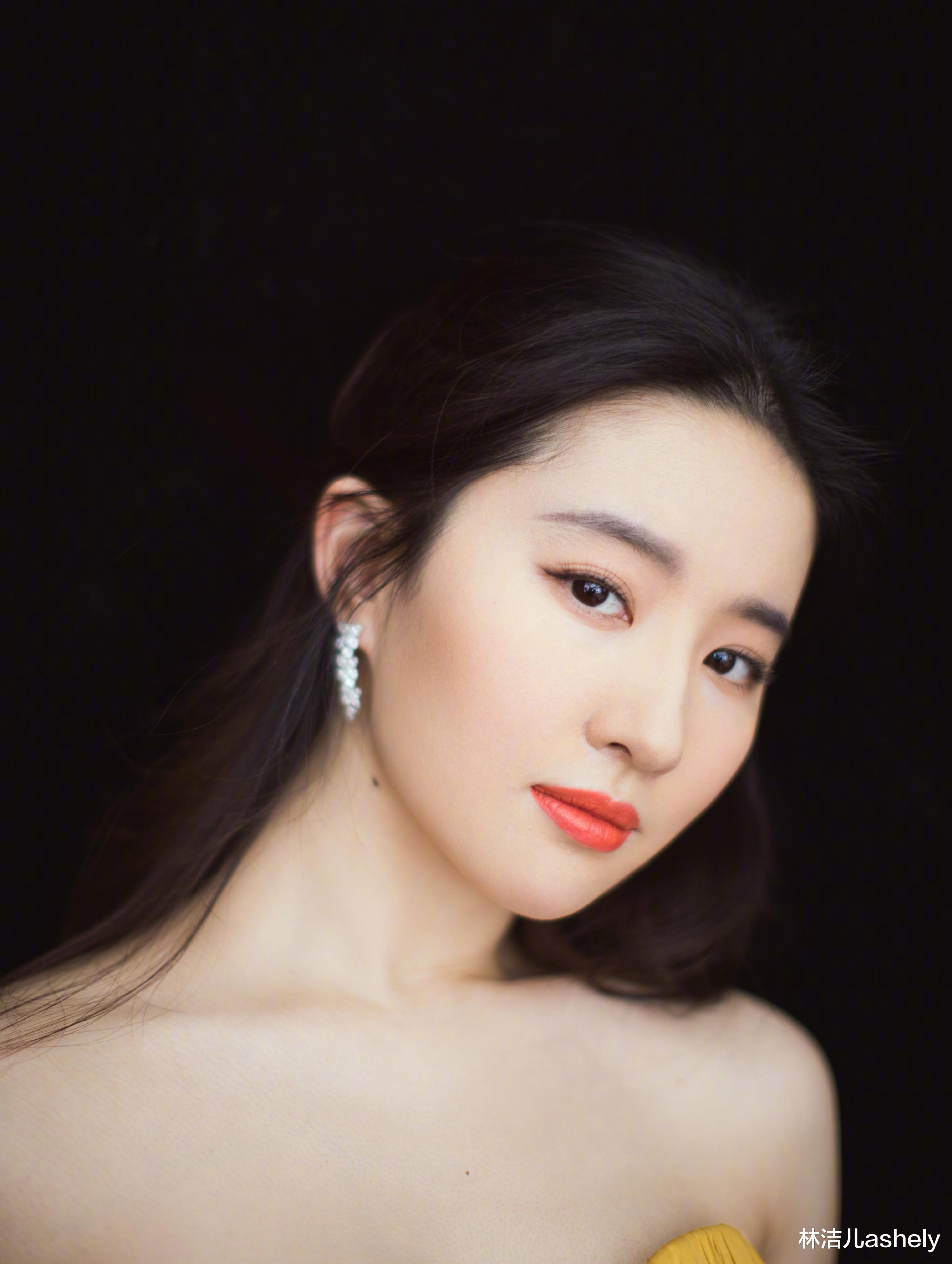 林洁儿ashely|刘亦菲的妆容被吐槽一成不变？明明是干净又有层次，仙气十足啊！