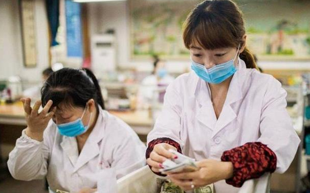 人民币 日本的钱叫“日元”，美国的钱叫美元，那人民币在国外被称为什么？