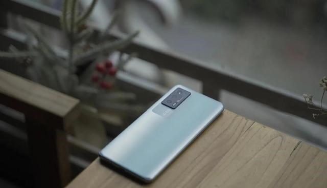 小米科技|为什么小米和红米明明是“一家人”,却要被分割成“两个品牌”?