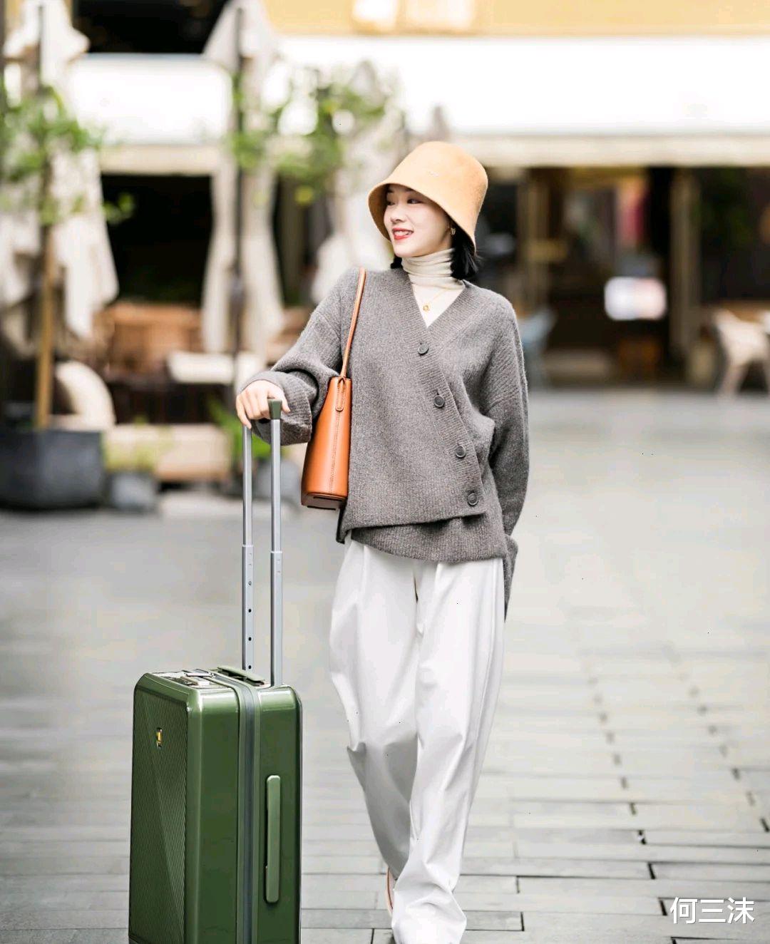何三沫 秋冬穿什么色系的衣服才高级？