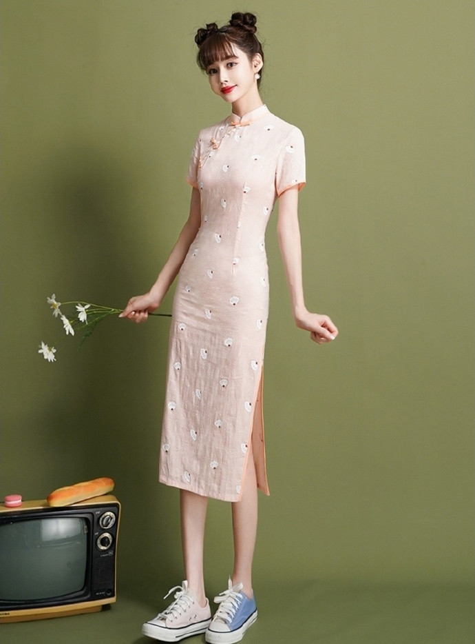 旗袍|红唇白净旗袍美女细腰美腿