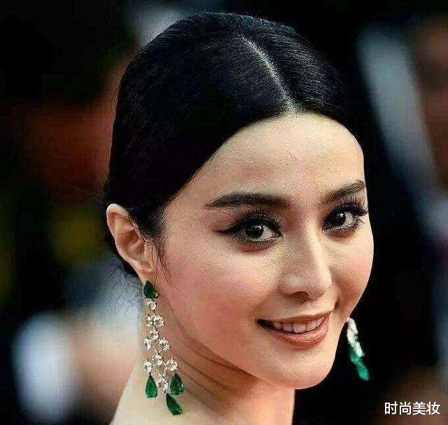 底妆|有一种“无地自容”叫女星关滤镜，皮肤粗糙又卡粉，跟年纪无关