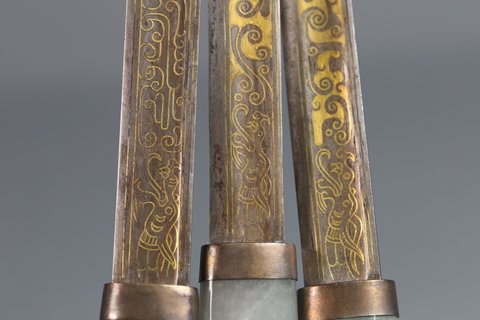 翡翠|收藏精品！清宫廷造办处风格，老翡翠“十二生肖”匕首一套