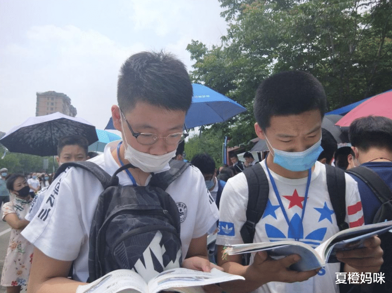 夏橙妈咪|30年资深教师直言:那些没考上高中的学生,多数来自这4种家庭