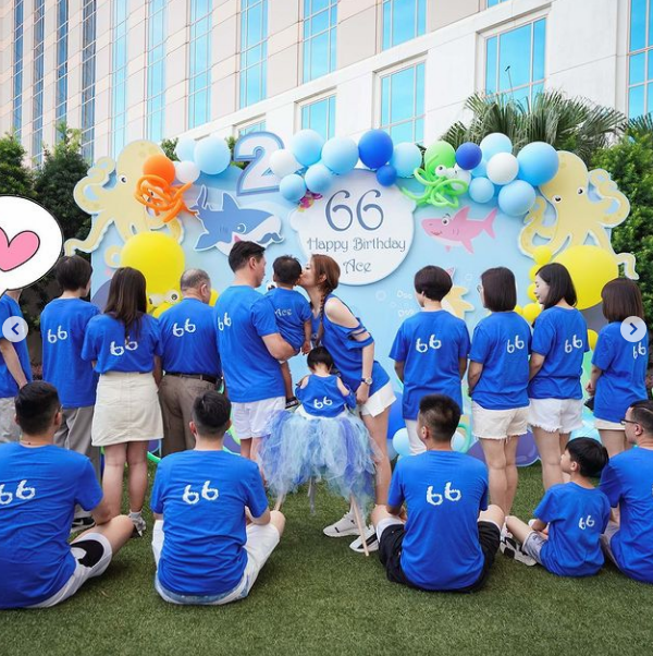 全球时尚风行|安以轩被养成胖阔太！穿T恤藏不住壮硕范，富豪老公却帅成小鲜肉