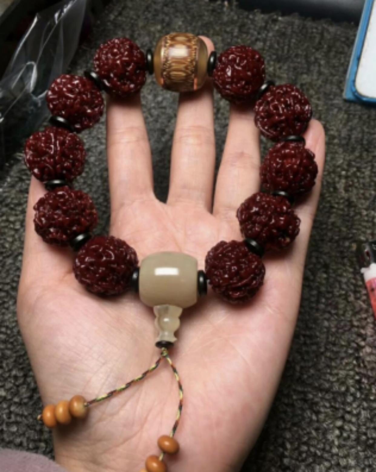 文玩|这几种文玩是汗手的专利，其中一种还是易烊千玺的最爱！