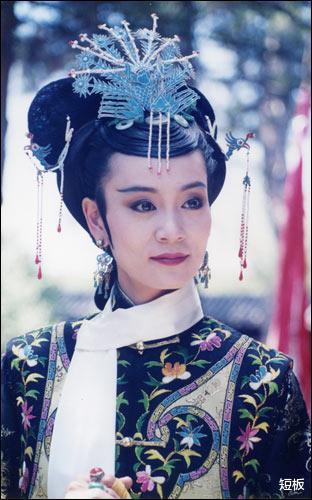 琼瑶|她是最美琼瑶女郎，被渣男抛弃，没有子女，62岁一头白发美到窒息