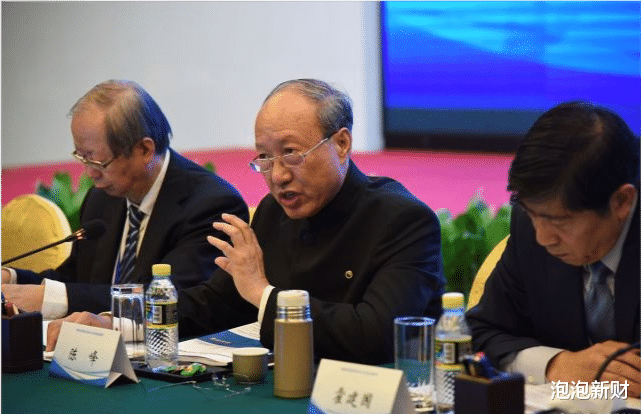 退市 又一民企倒下？欠下7500亿债务，连工资都发不出，靠卖飞机自救