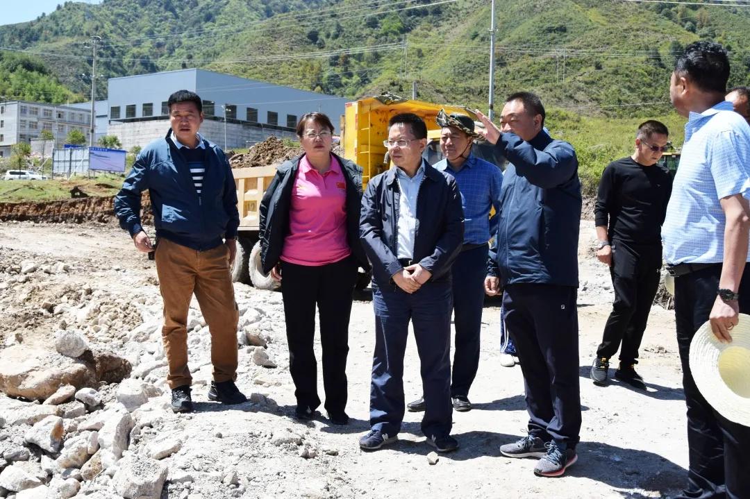 凉山生态环境 副州长李永亮一行到甘洛督导危废处置项目建设推进情况