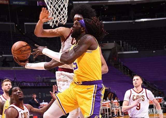 湖人队|名记：詹姆斯已经通过电话招募德拉蒙德，他大概率选择加盟湖人队