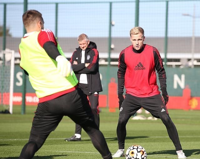 说DJ的妈妈|不去尤文,也不去国米!曼联边缘人只想去皇马?一下子把路走窄了