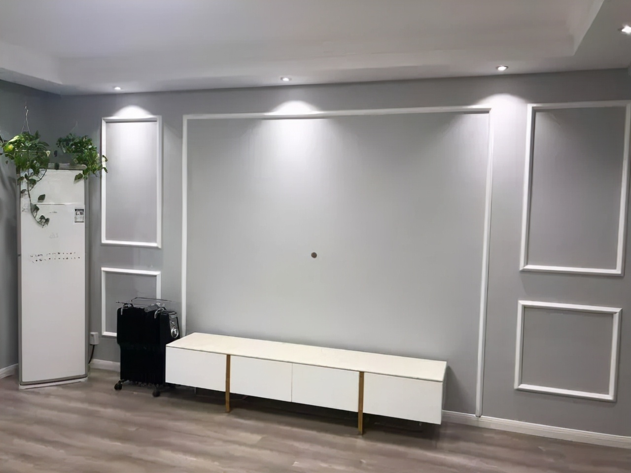 新房装修完工,全屋都比较满意,石膏线条电视墙真漂亮,晒晒!