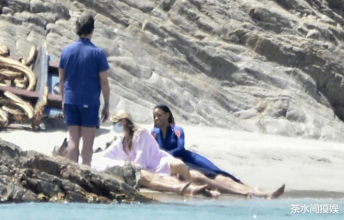 迪士尼|迪士尼成童话粉碎机？新公主选角又被骂，美女与野兽变魔兽争霸！