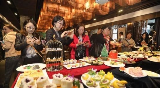 丁剑剑|腾讯员工食堂私照流出,撕开残酷真相:你越强,享受的待遇越好