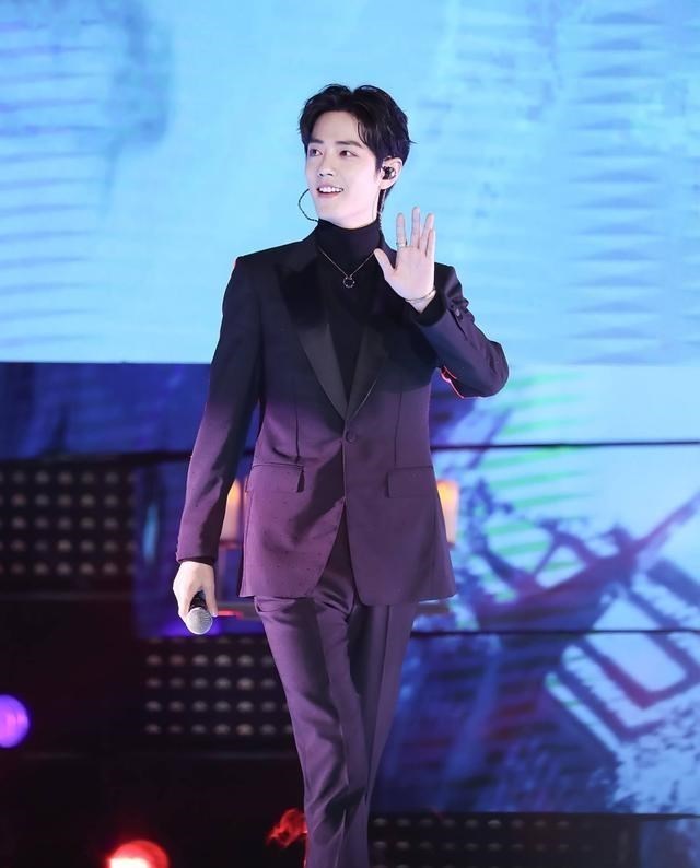 李沁|肖战当选年度魅力演员后，知名作家发来贺电，还“安排”三部作品