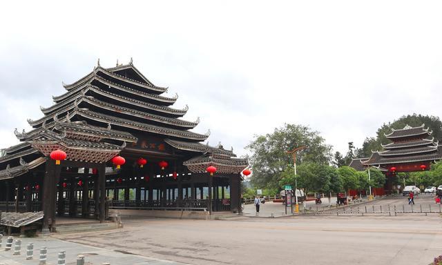 张红玉玉说三农 认识柳州百里侗乡三江县，就从月亮街开始，鼓楼、风雨桥一个不少