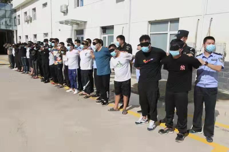 赤足 破案2975起!石家庄公安机关打赢“金盾风暴”开局之战“掸尘”行动