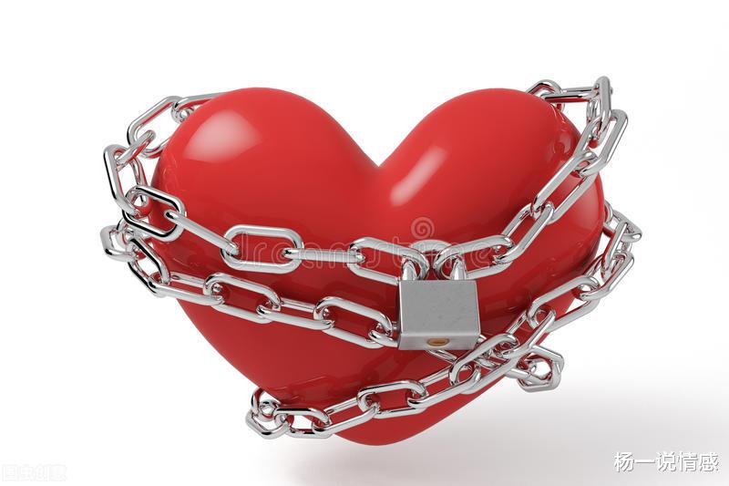 杨一说情感|火车上的一见钟情,原来是五年前的男朋友,为爱整容,贵在坚守!